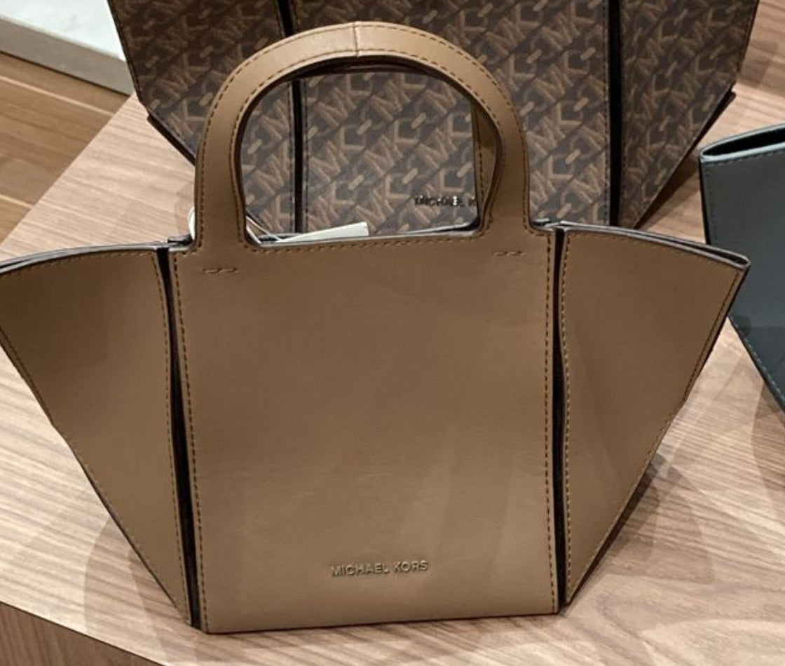 Michael Kors braun ohne logo muster schlicht