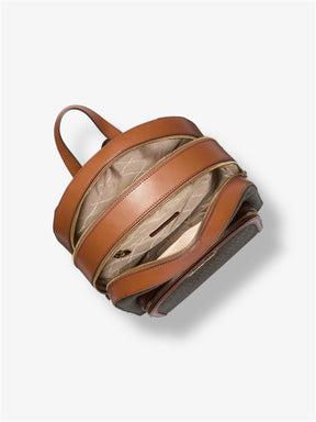 Innenansicht des Jaycee Rucksacks in Braun - mit Technikfach und Logo-Futter
