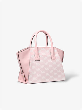 seitenansicht-der-michael-kors-avril-small-satchel-in-powder-blush-mit-logo-muster-und-klassischer-form