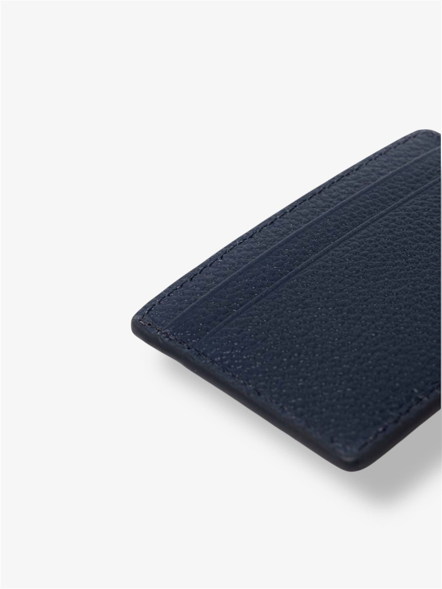 Rückseite des Michael Kors Kartenhalters aus Leder – schlankes Design mit glatter Oberfläche in hochwertiger Verarbeitung