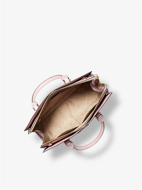 innenansicht-der-michael-kors-sheila-satchel-in-powder-blush-mit-reissverschlussfach-und-steckfaechern